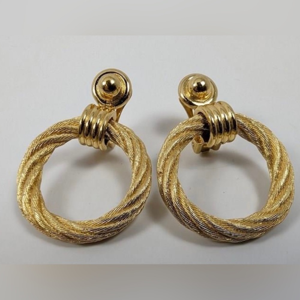Vintage Christian Dior rope hoop clip on earrings. - Picture 7 of 12